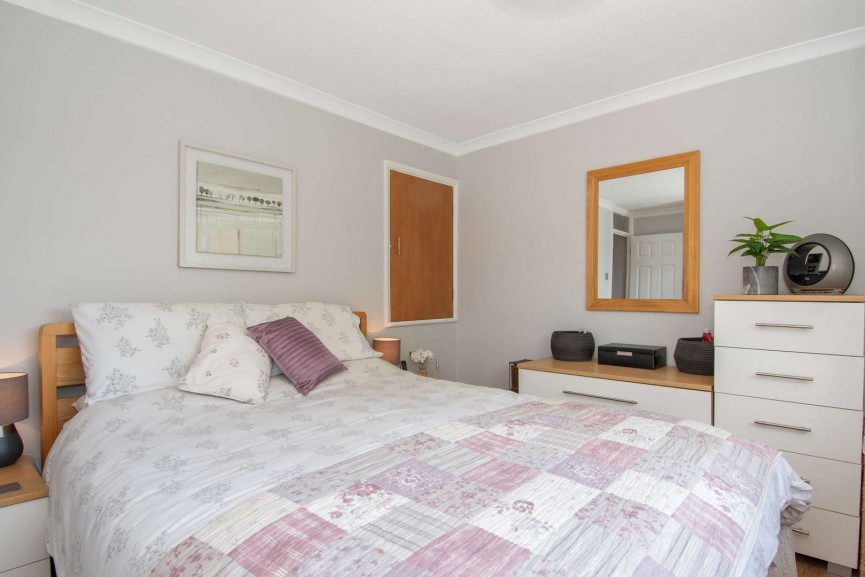2 bedroom House for Sale Orchard Way, Knebworth, Hertfordshire