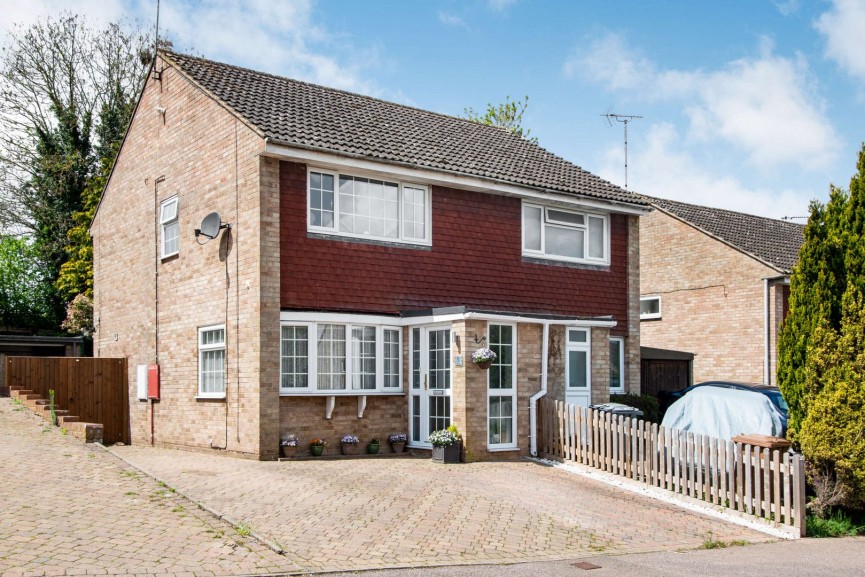 2 bedroom House for Sale Orchard Way, Knebworth, Hertfordshire