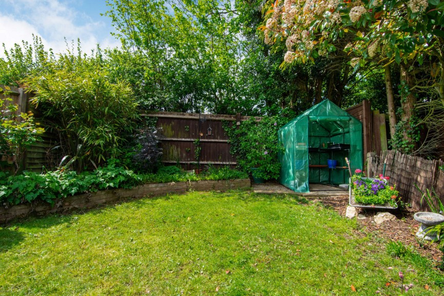 2 bedroom House for Sale Orchard Way, Knebworth, Hertfordshire