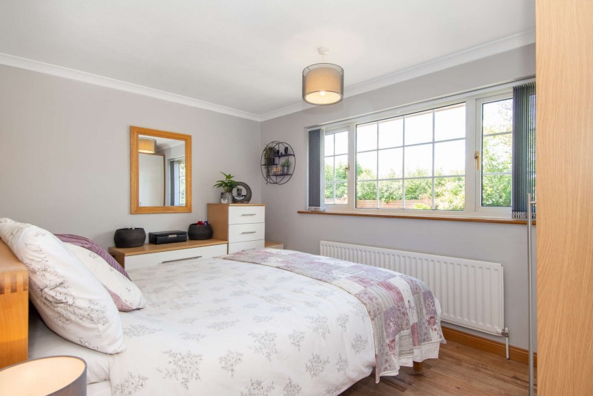 2 bedroom House for Sale Orchard Way, Knebworth, Hertfordshire