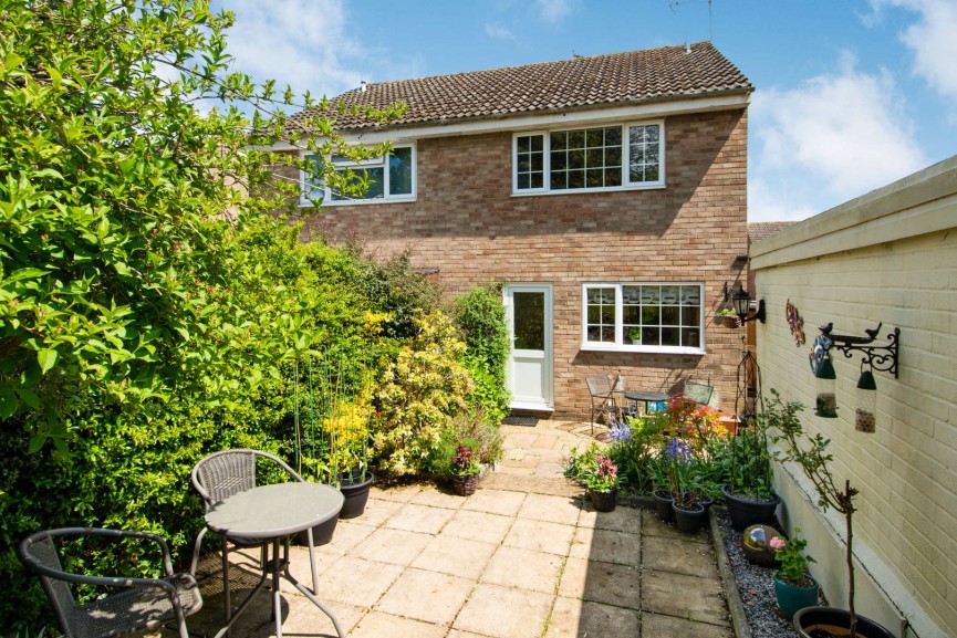 2 bedroom House for Sale Orchard Way, Knebworth, Hertfordshire