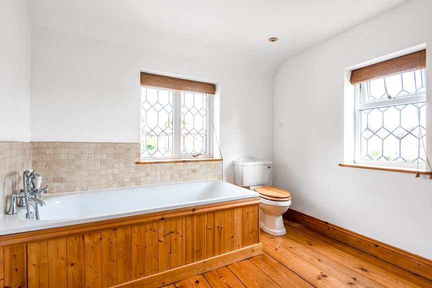 4 bedroom House for Sale Offley Road, HITCHIN, Hertfordshire