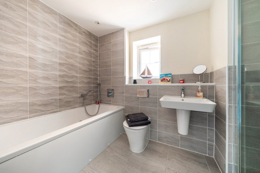 5 bedroom House for Sale Faraday Corner, Shefford, Bedfordshire