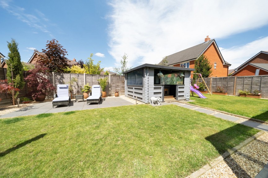 5 bedroom House for Sale Faraday Corner, Shefford, Bedfordshire