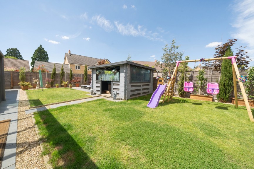 5 bedroom House for Sale Faraday Corner, Shefford, Bedfordshire