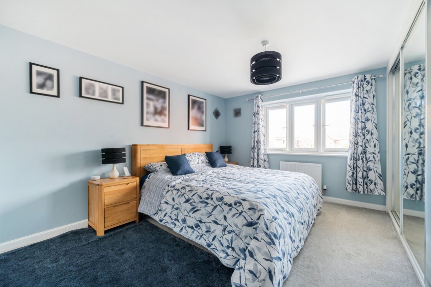 5 bedroom House for Sale Faraday Corner, Shefford, Bedfordshire