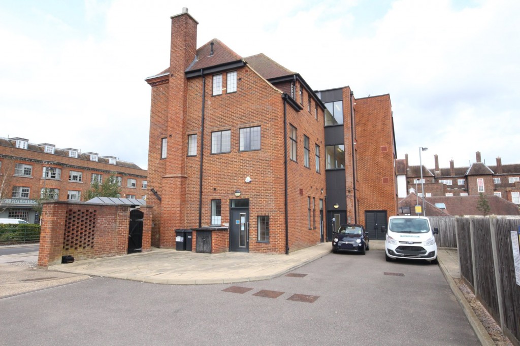 Broadway, Letchworth Garden City, Hertfordshire