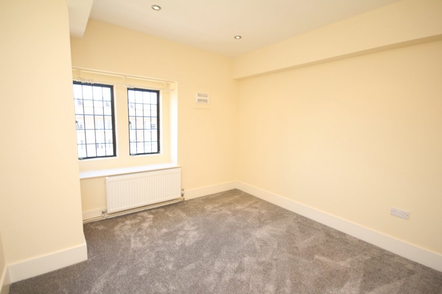 2 bedroom Flat for Letting Broadway, Letchworth Garden City, Hertfordshire