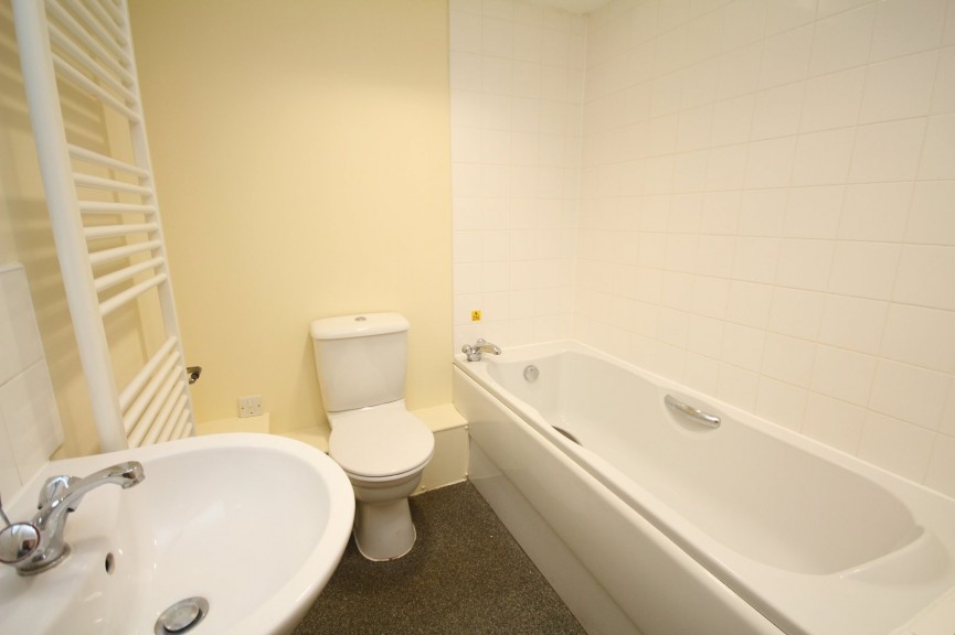2 bedroom Flat for Letting Broadway, Letchworth Garden City, Hertfordshire