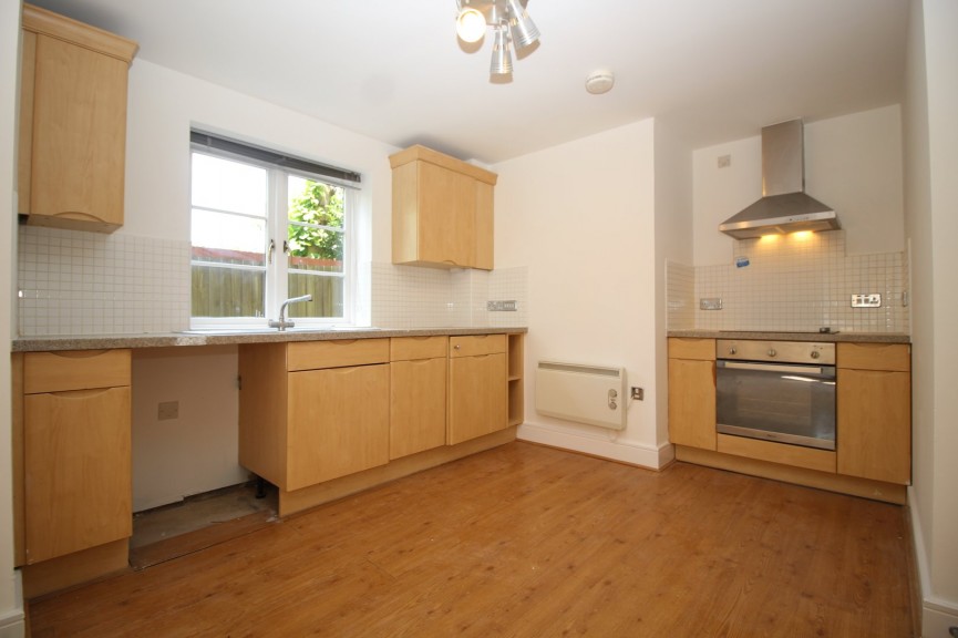 2 bedroom Flat for Letting Nightingale Road, Hitchin, Hertfordshire
