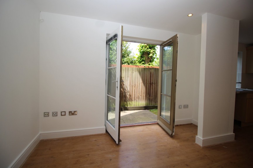 2 bedroom Flat for Letting Nightingale Road, Hitchin, Hertfordshire