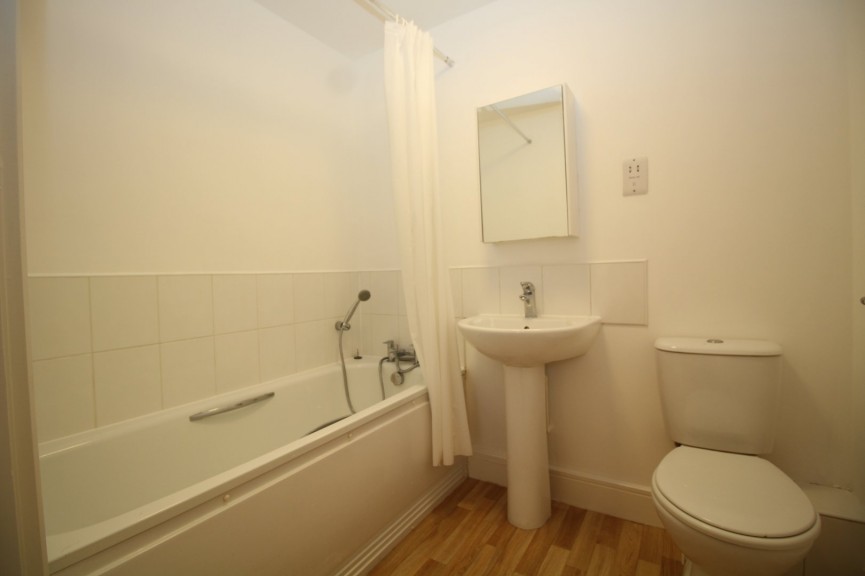 2 bedroom Flat for Letting Nightingale Road, Hitchin, Hertfordshire