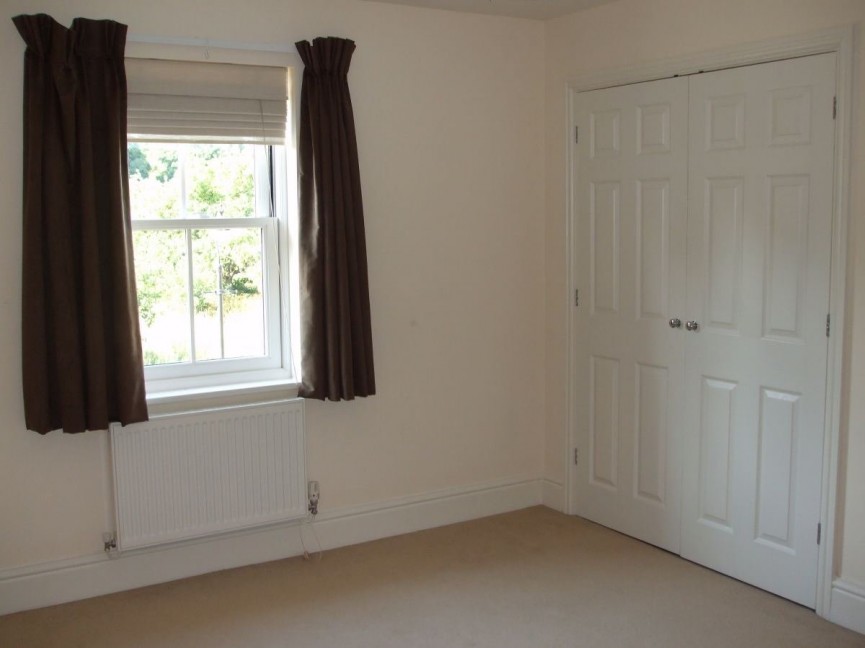 4 bedroom House for Letting Palmerston Way, FAIRFIELD