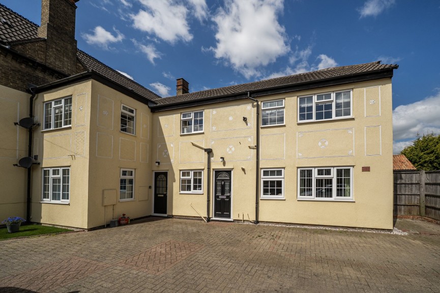 2 bedroom Flat for Sale Coach House Mews, Shefford, Bedfordshire