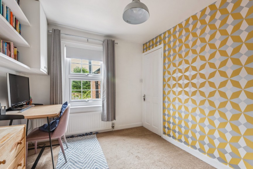 2 bedroom House for Sale Oughton Head Way, Hitchin, Hertfordshire