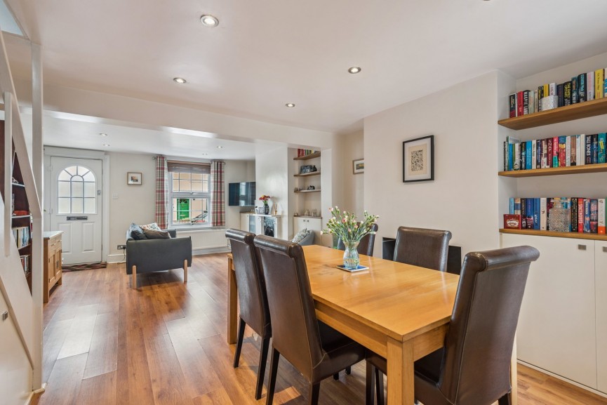 2 bedroom House for Sale Oughton Head Way, Hitchin, Hertfordshire