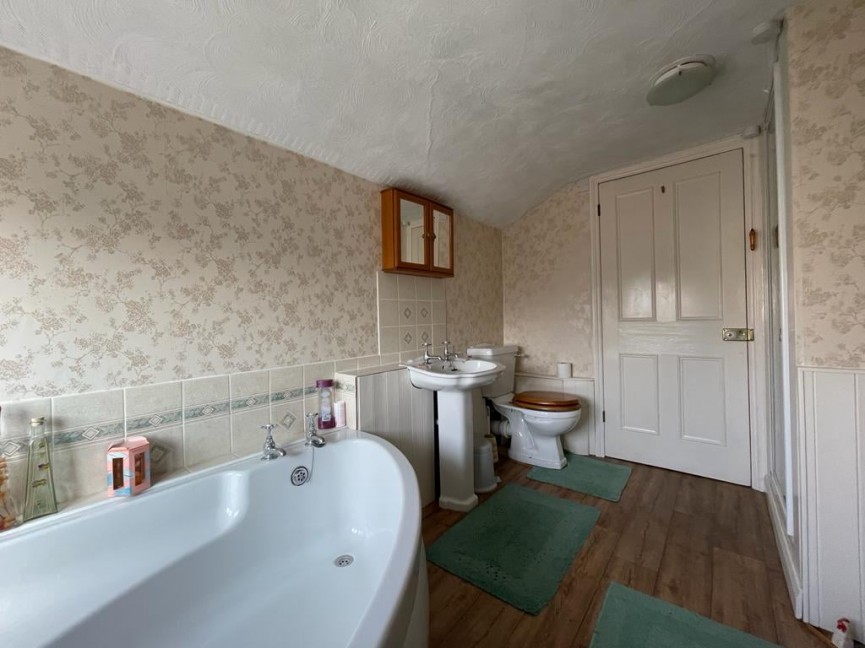 3 bedroom House for Sale Station Road, Biggleswade, Bedfordshire