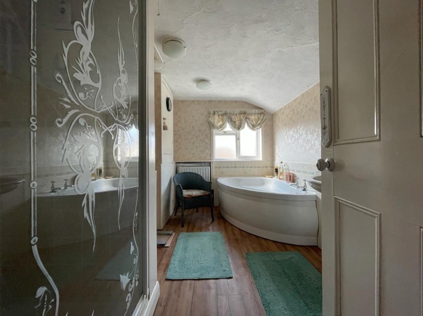 3 bedroom House for Sale Station Road, Biggleswade, Bedfordshire