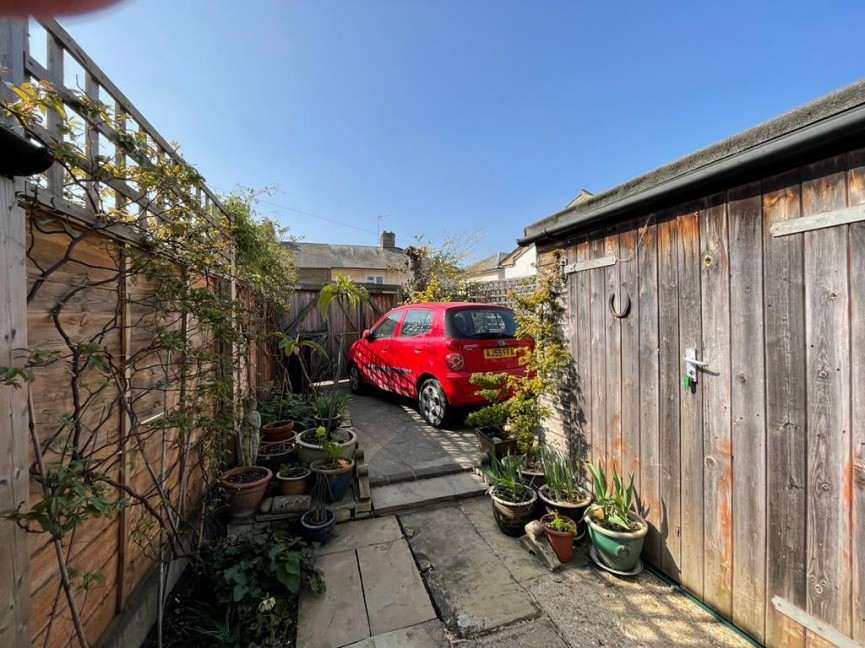 3 bedroom House for Sale Station Road, Biggleswade, Bedfordshire
