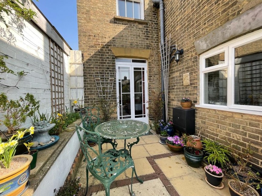 3 bedroom House for Sale Station Road, Biggleswade, Bedfordshire