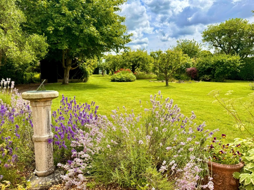 3 bedroom House for Sale High Street, GUILDEN MORDEN, Cambridgeshire