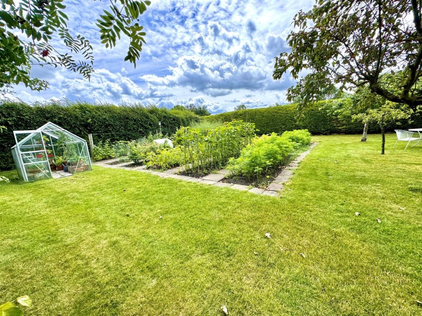 3 bedroom House for Sale High Street, GUILDEN MORDEN, Cambridgeshire
