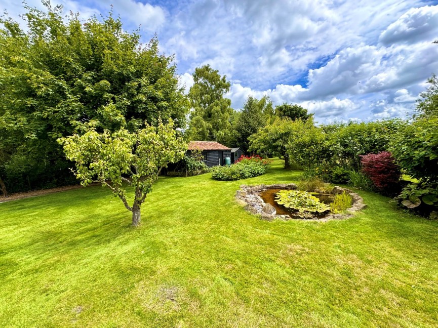 3 bedroom House for Sale High Street, GUILDEN MORDEN, Cambridgeshire