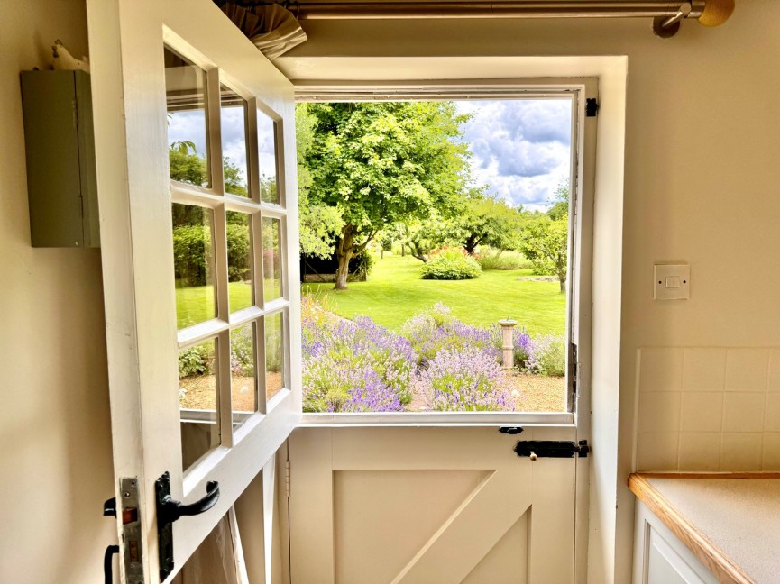 3 bedroom House for Sale High Street, GUILDEN MORDEN, Cambridgeshire