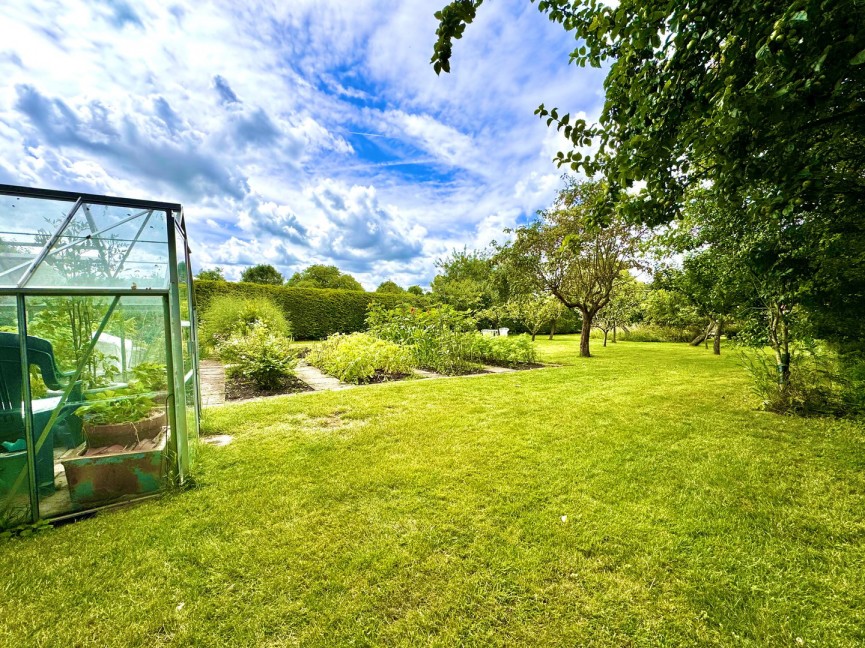 3 bedroom House for Sale High Street, GUILDEN MORDEN, Cambridgeshire