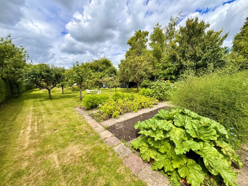 3 bedroom House for Sale High Street, GUILDEN MORDEN, Cambridgeshire