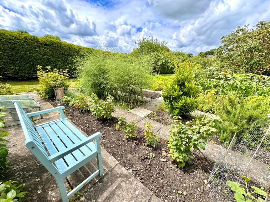 3 bedroom House for Sale High Street, GUILDEN MORDEN, Cambridgeshire