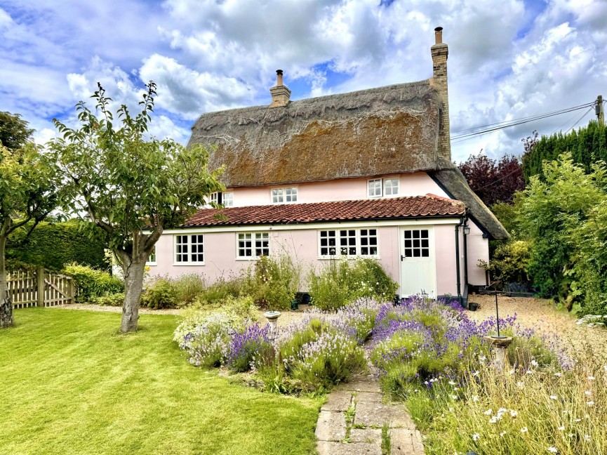 3 bedroom House for Sale High Street, GUILDEN MORDEN, Cambridgeshire
