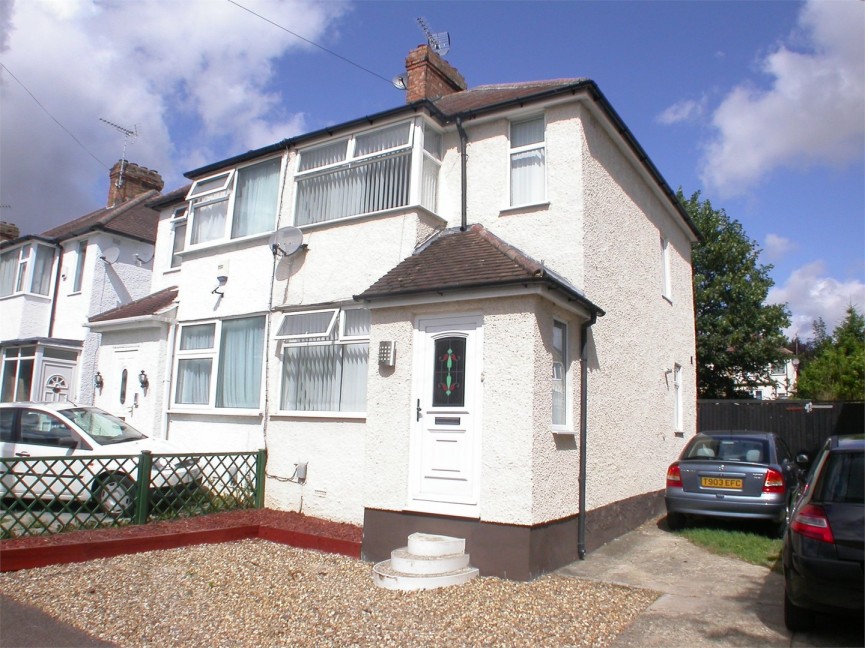 2 bedroom House for Letting Fourth Avenue, Luton, Bedfordshire