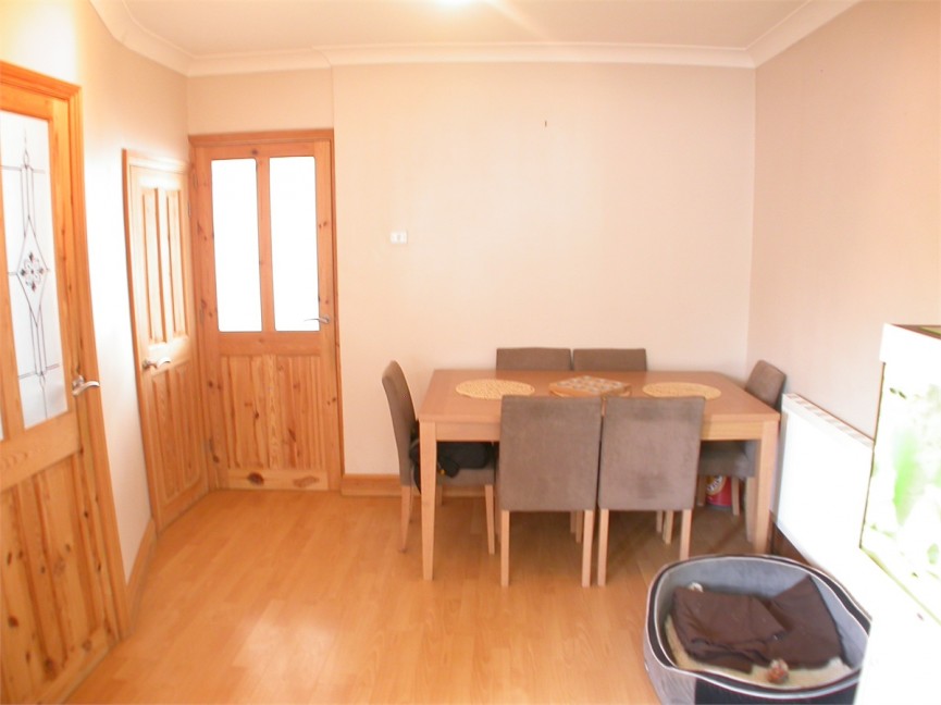 2 bedroom House for Letting Fourth Avenue, Luton, Bedfordshire