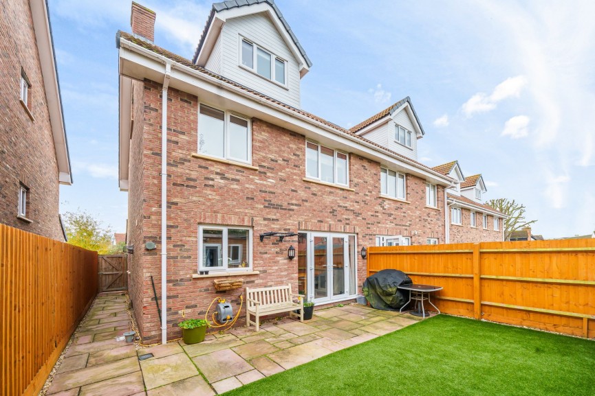 4 bedroom House for Sale Brook Street, Stotfold, Bedfordshire