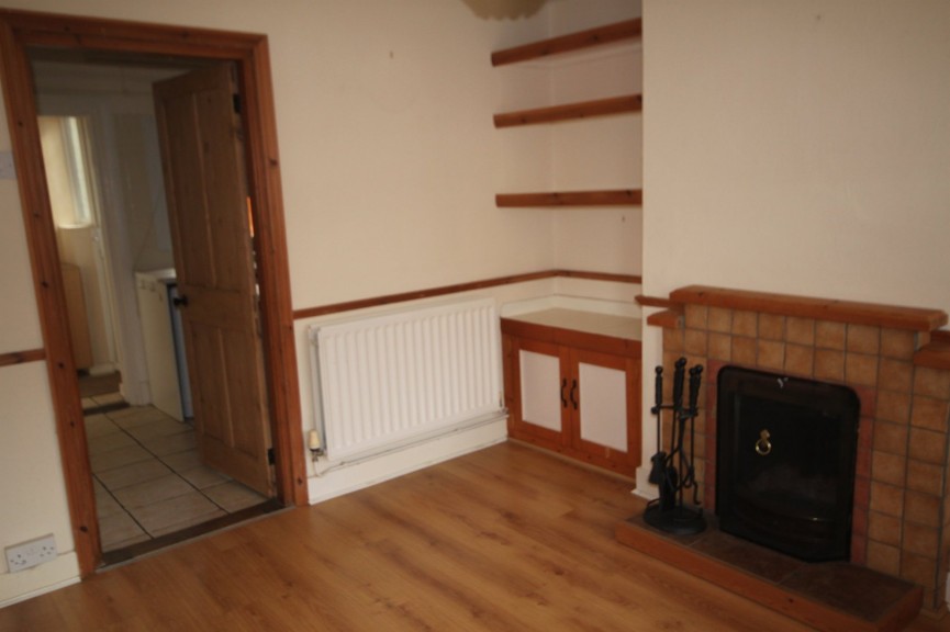 2 bedroom House for Letting High Street, Meppershall, Bedfordshire