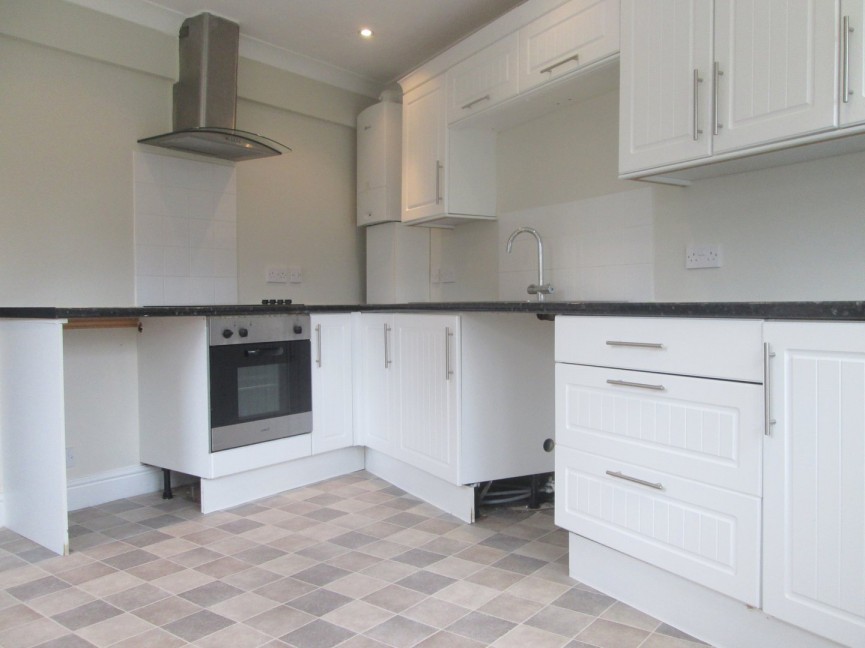 4 bedroom Bungalow for Letting Cheviot Road, Luton, Bedfordshire