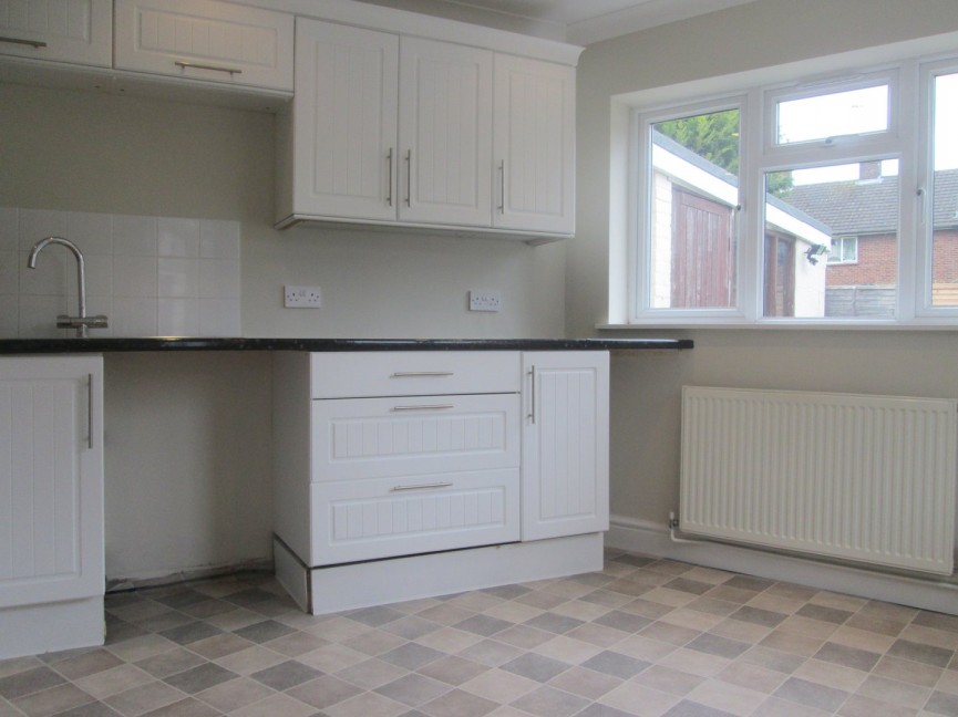 4 bedroom Bungalow for Letting Cheviot Road, Luton, Bedfordshire