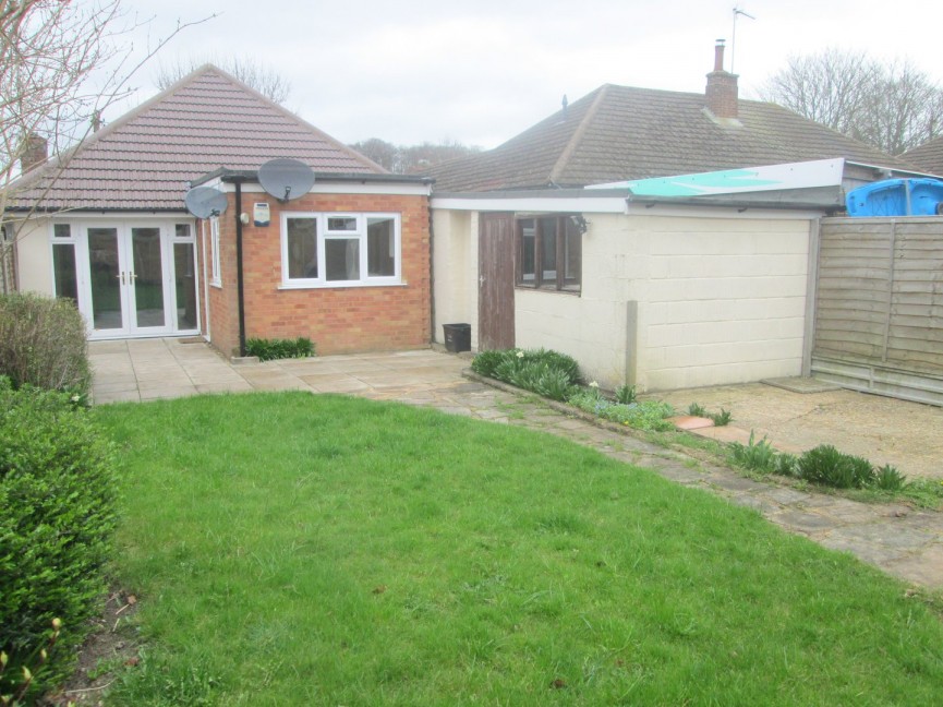 4 bedroom Bungalow for Letting Cheviot Road, Luton, Bedfordshire