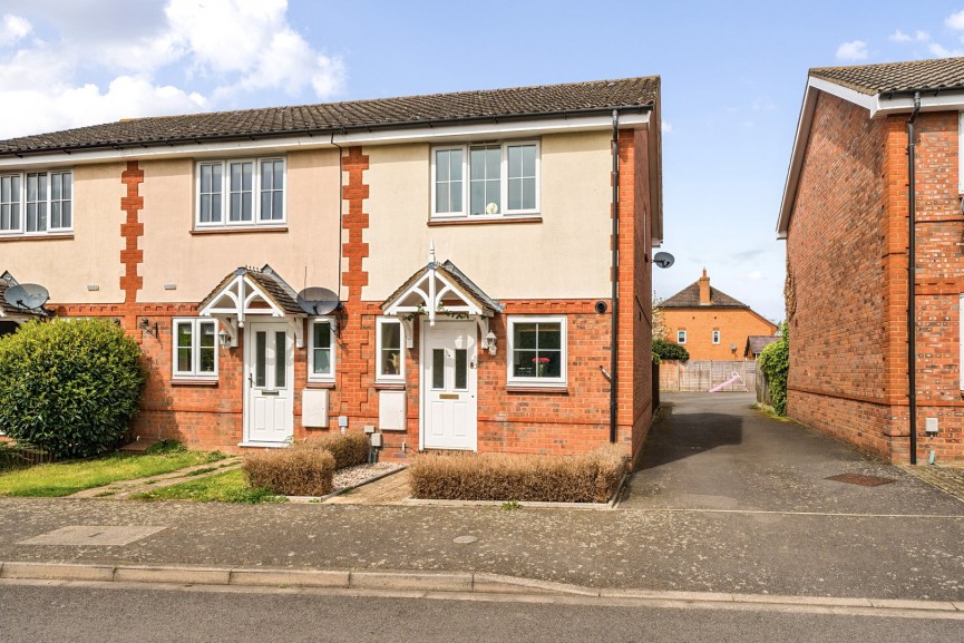 2 bedroom House for Letting Chestnut Farm, Henlow, Bedfordshire