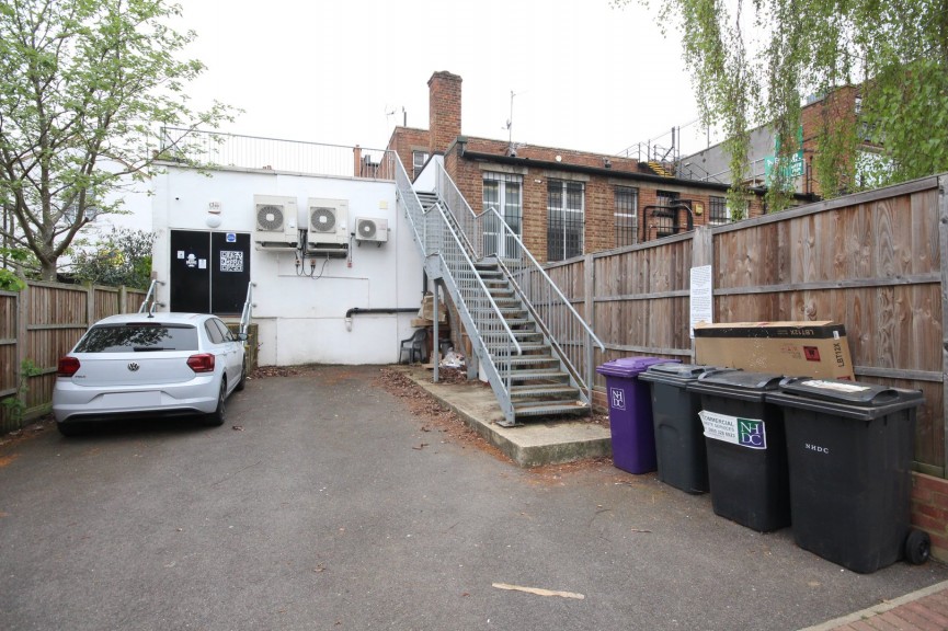 2 bedroom Flat for Letting Leys Avenue, Letchworth Garden City, Hertfordshire