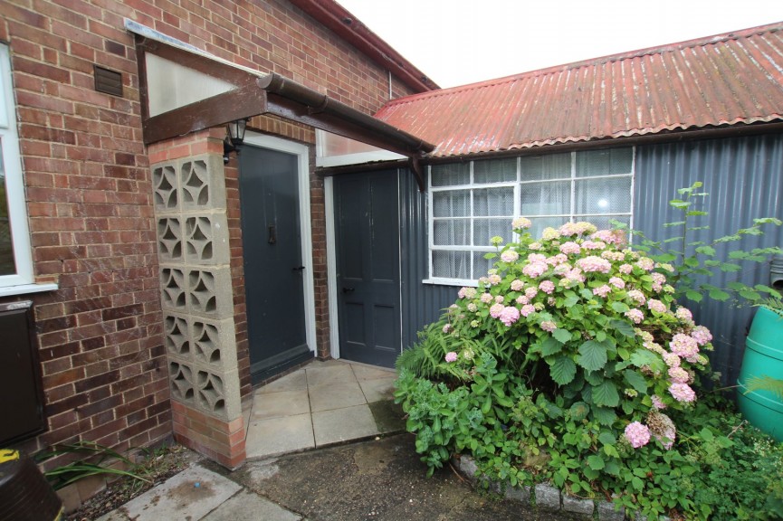 2 bedroom Bungalow for Sale High Street, MELBOURN, Cambridgeshire