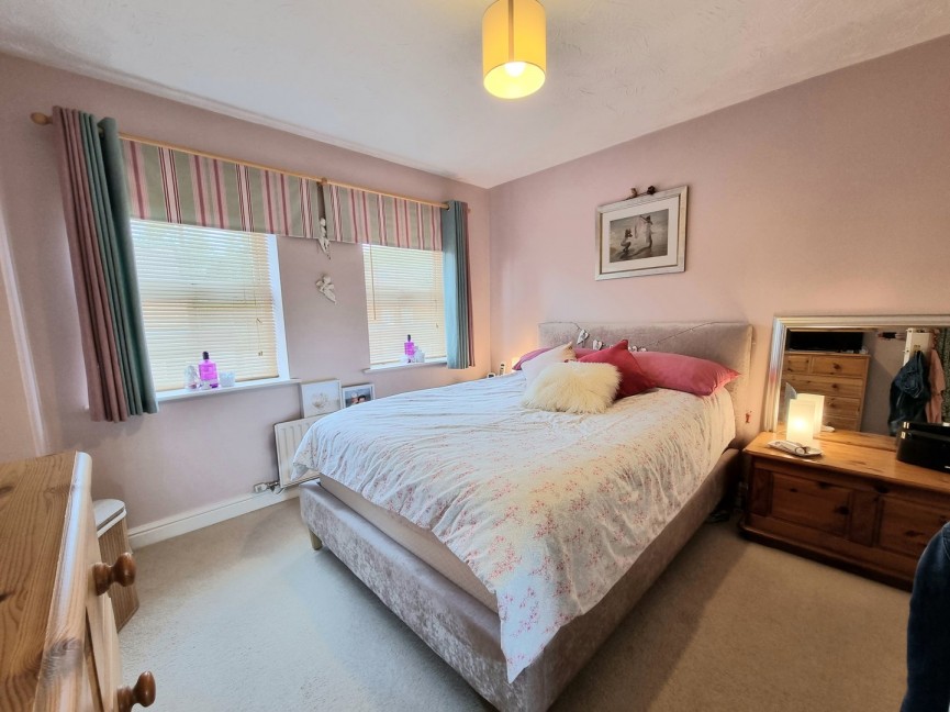 2 bedroom House for Sale Barton-le-Clay, Bedfordshire
