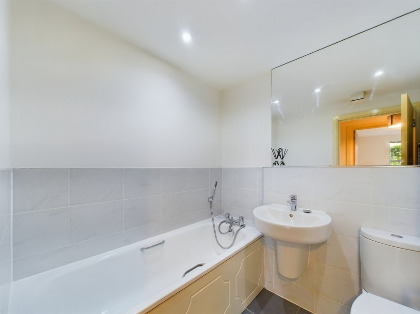 2 bedroom Flat for Sale Coopers Yard, HITCHIN, Hertfordshire