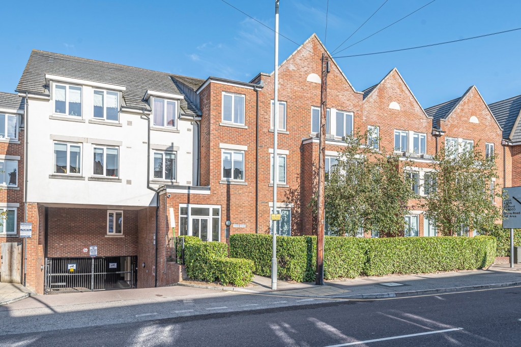 Walsworth Road, Hitchin, Hertfordshire