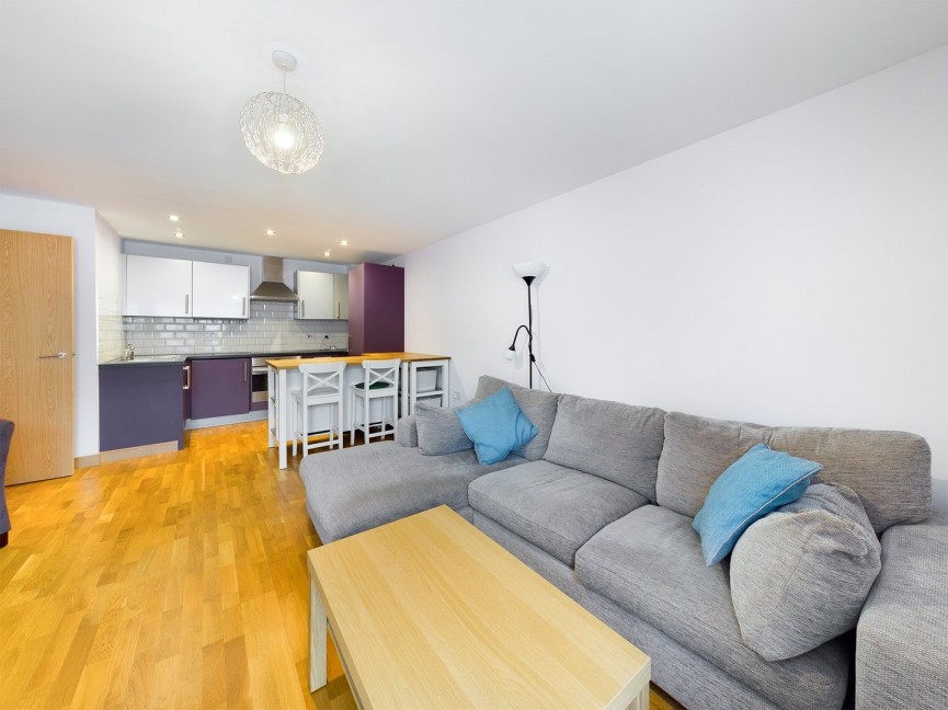 2 bedroom Flat for Letting Walsworth Road, Hitchin, Hertfordshire