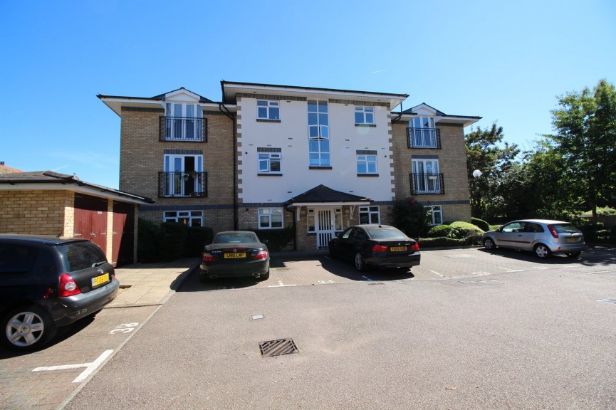 2 bedroom Flat for Letting Stevenage Road, Hitchin, Hertfordshire