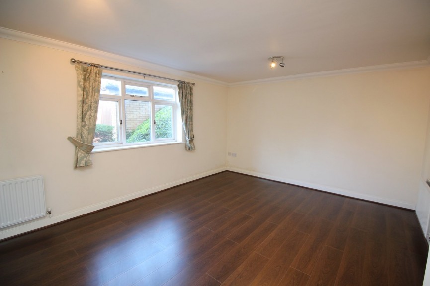 2 bedroom Flat for Letting Stevenage Road, Hitchin, Hertfordshire
