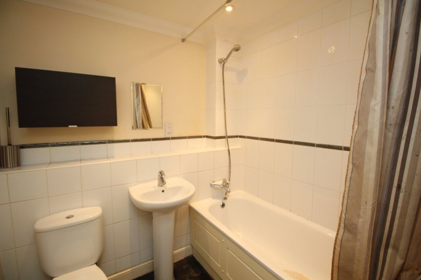 2 bedroom Flat for Letting Stevenage Road, Hitchin, Hertfordshire