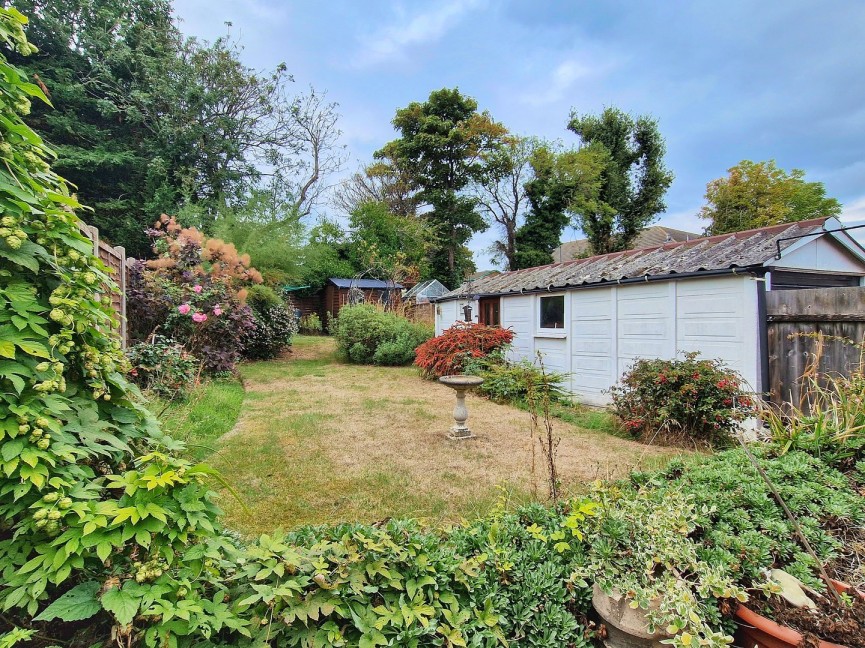 2 bedroom Bungalow for Sale Ampthill, Bedfordshire